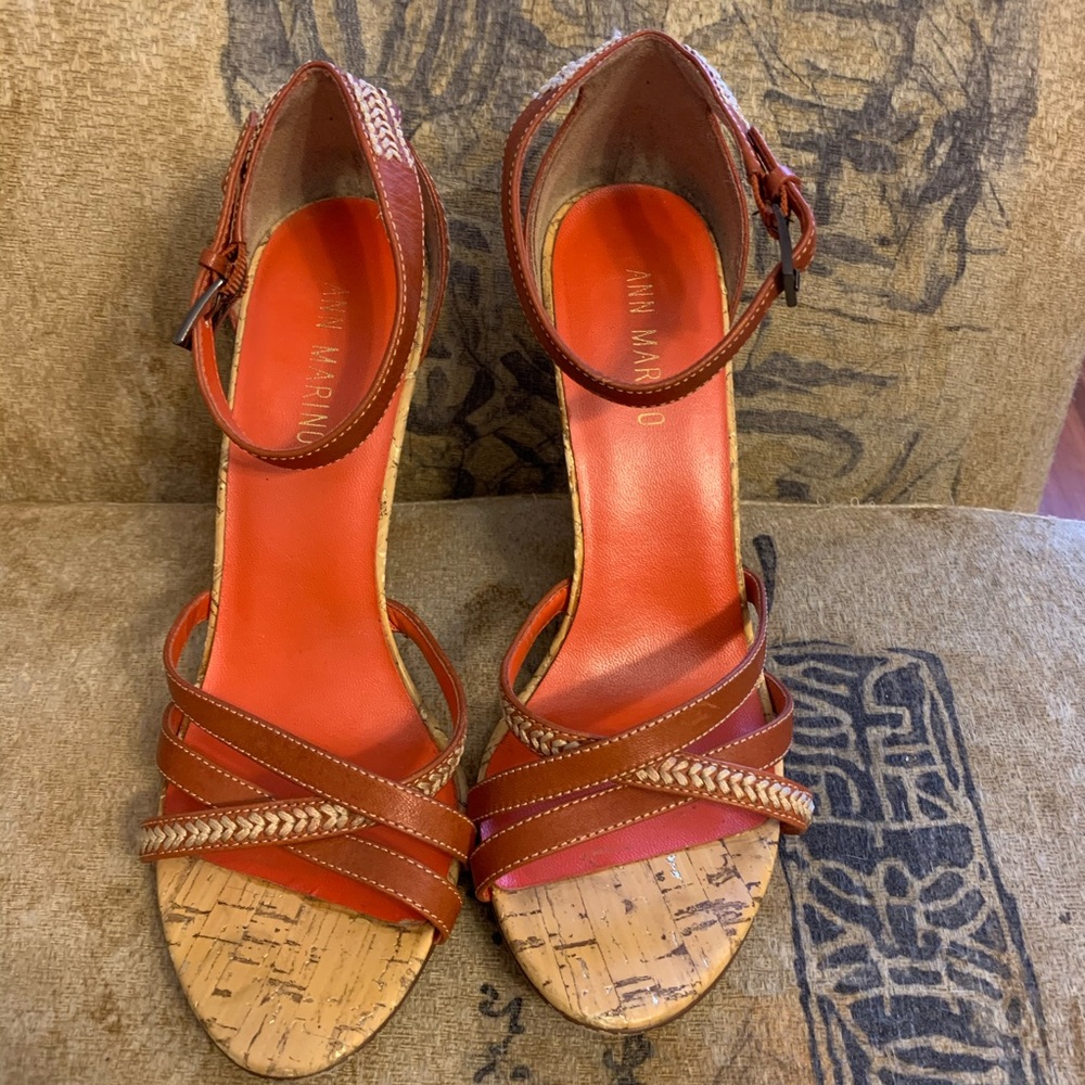 Ann Marino brick and tan stitched shoes Cork heel